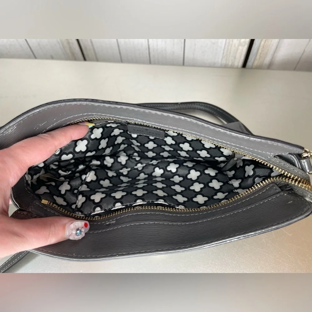 Kate Spade Hancock Park Angelica Doe Patent Leather Crossbody Purse Bag Gray